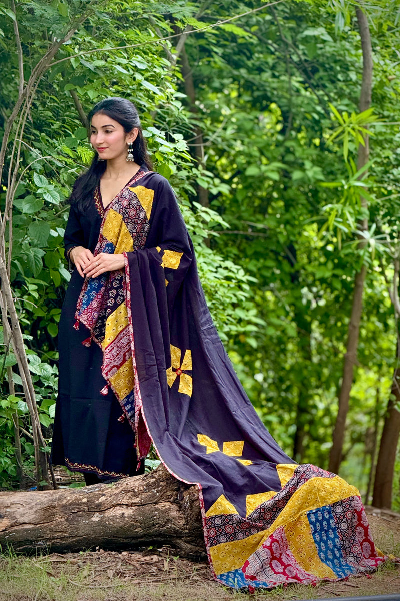 Noir Grace – Handcrafted Black Cotton Suit Set