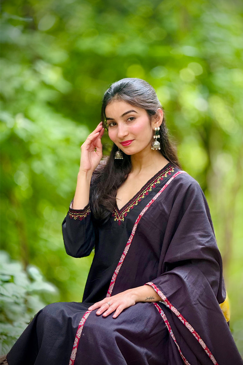 Noir Grace – Handcrafted Black Cotton Suit Set