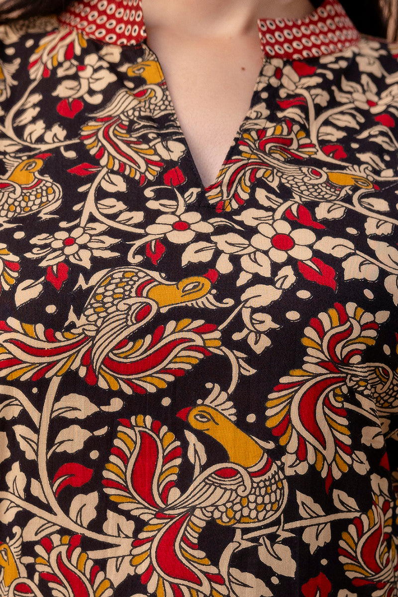 Vanya Black Straight Kurti – Floral & Paisley Printed Ethnic Wear